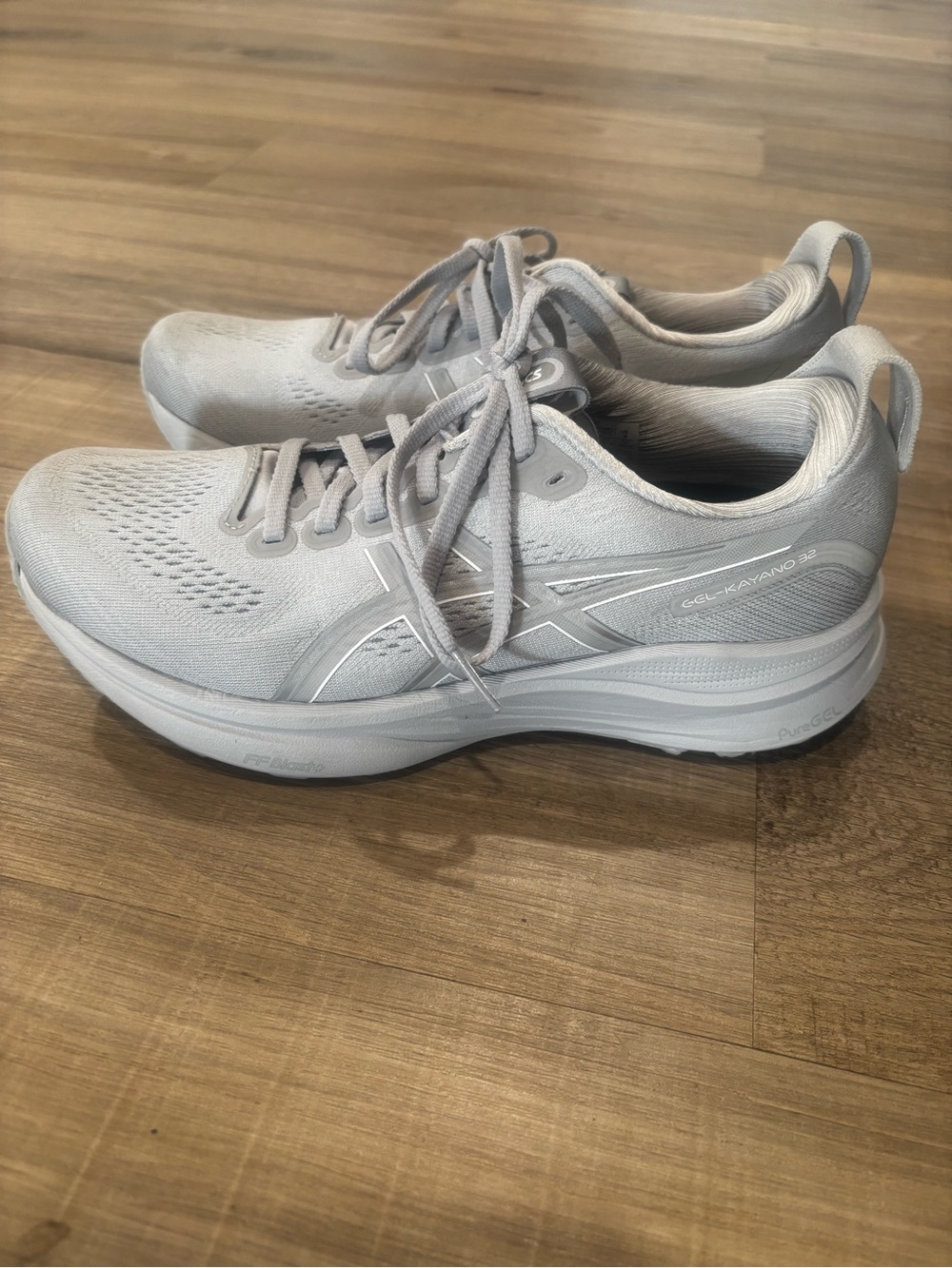 ASICS Light Grey Women's Gel-Kayano Running Shoes - Picture 2 of 6